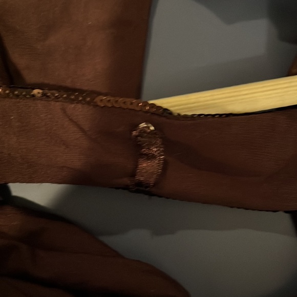 Cowl Neck Open Back Fitted Blouse - Picture 5 of 6